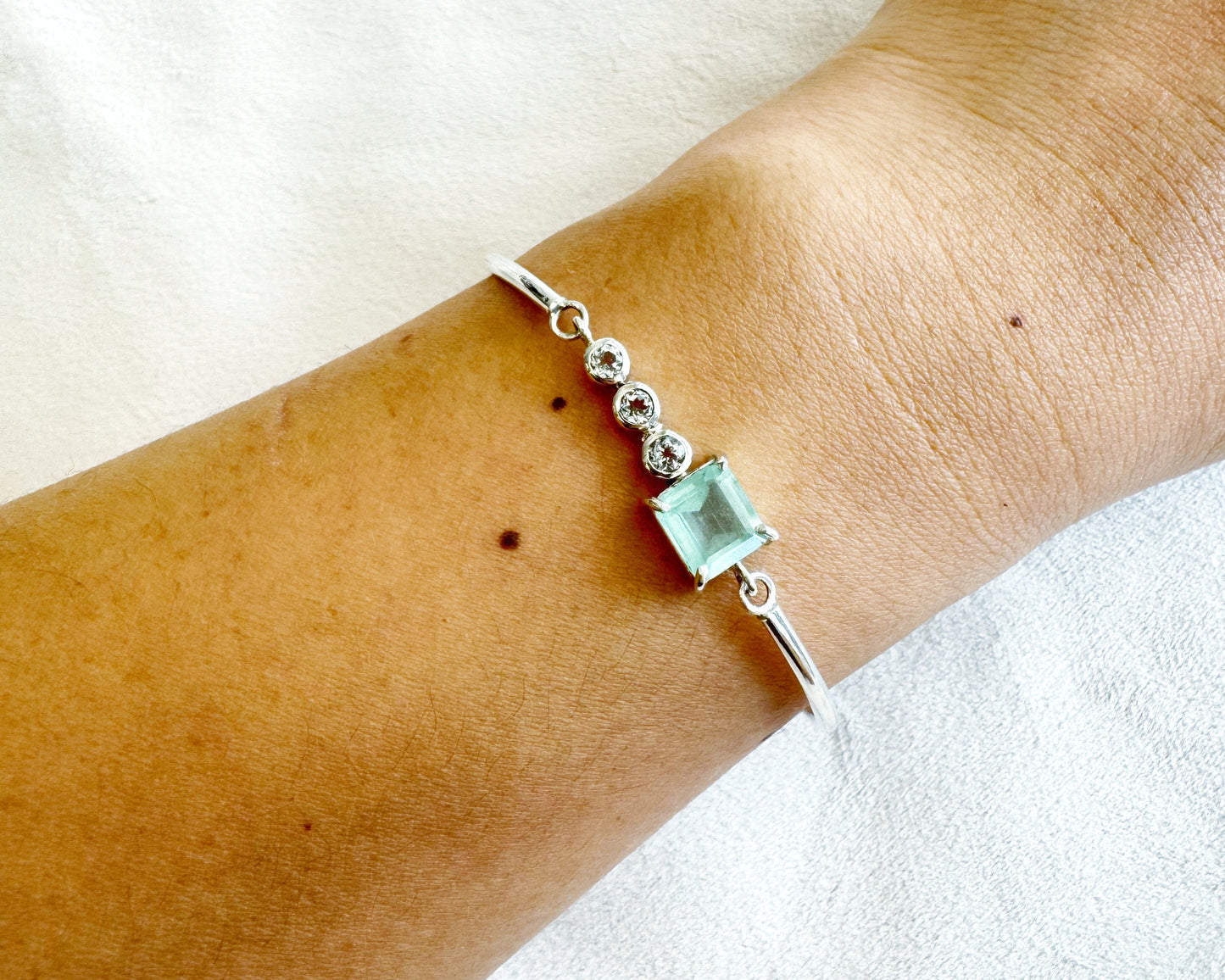 Pulseira Ponto de Cor Esmeralda