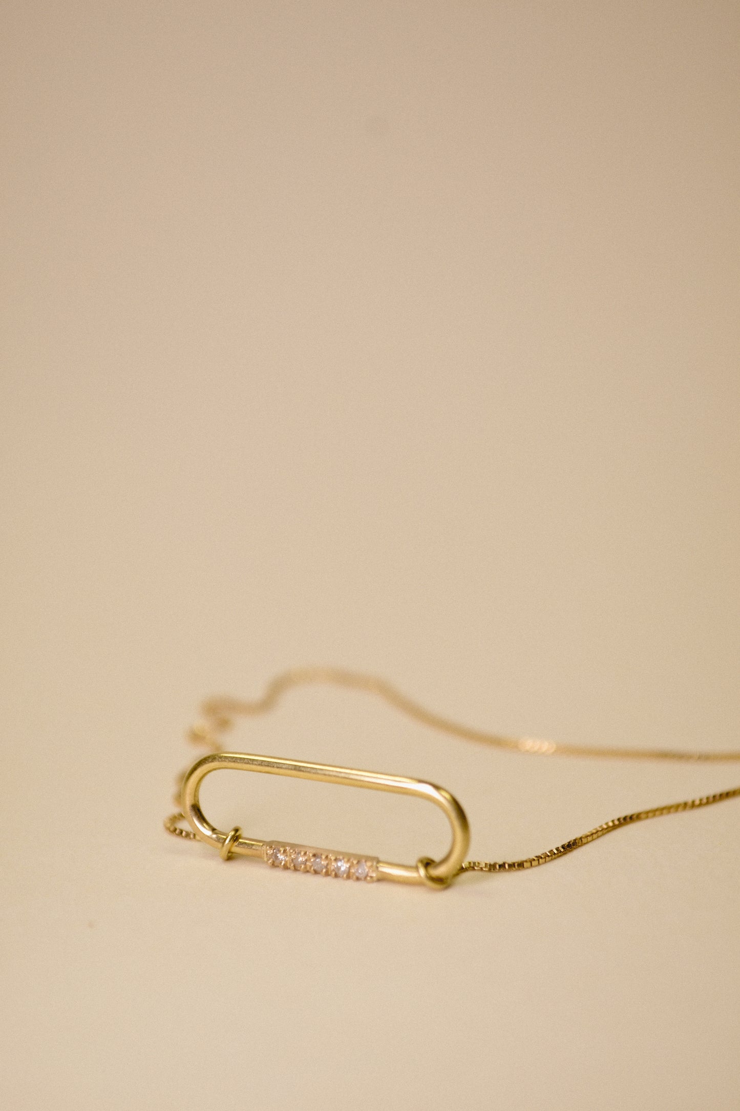 Colar Cápsula