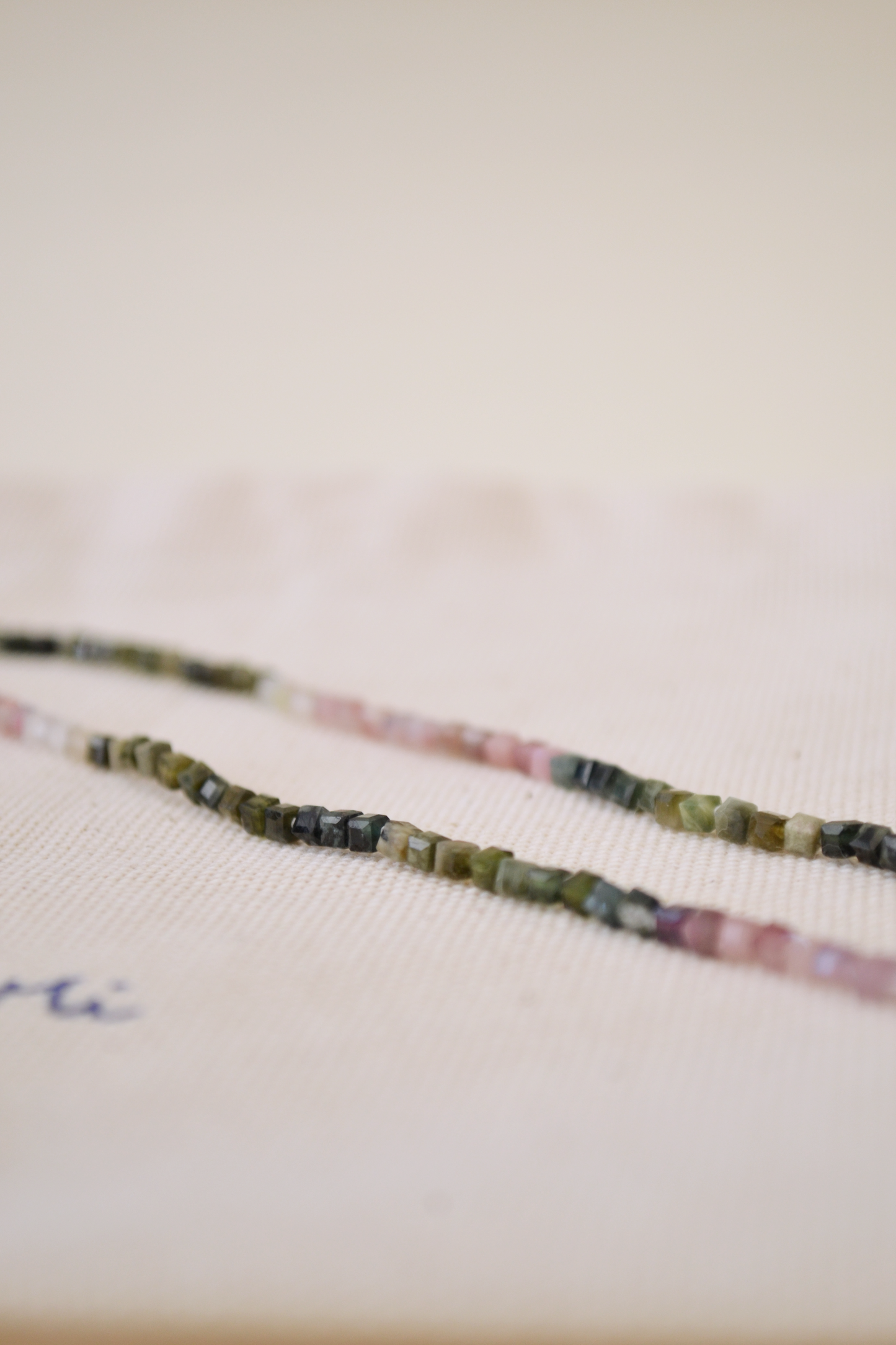 Colar Fio Turmalinas Coloridas