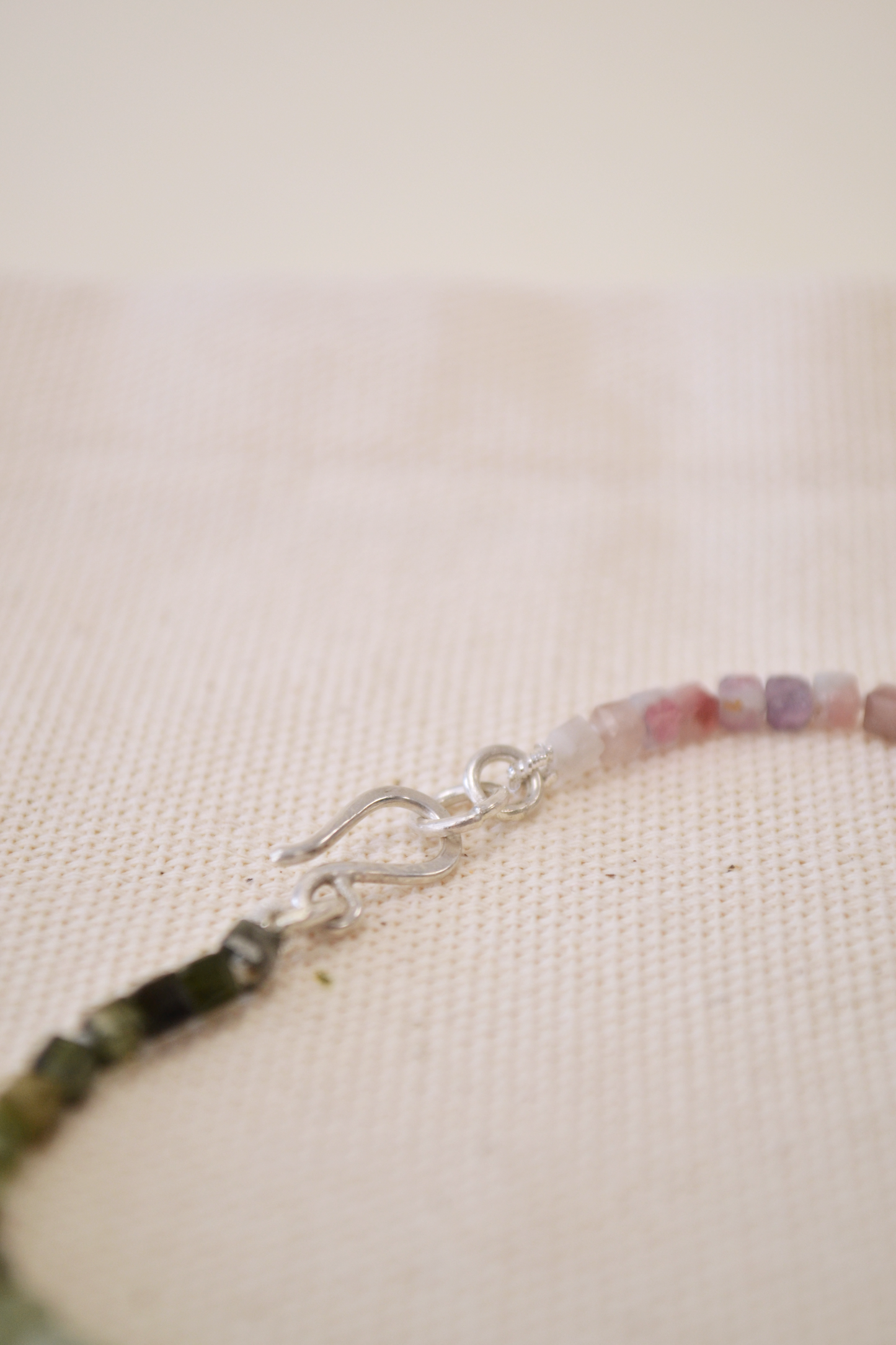 Colar Fio Turmalinas Coloridas